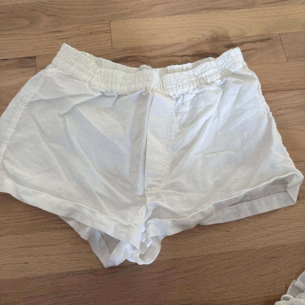 Women's White Linen Shorts